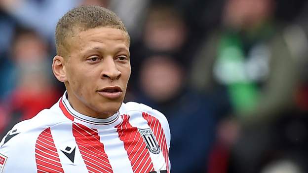 Dwight Gayle: Derby County get EFL approval to sign striker