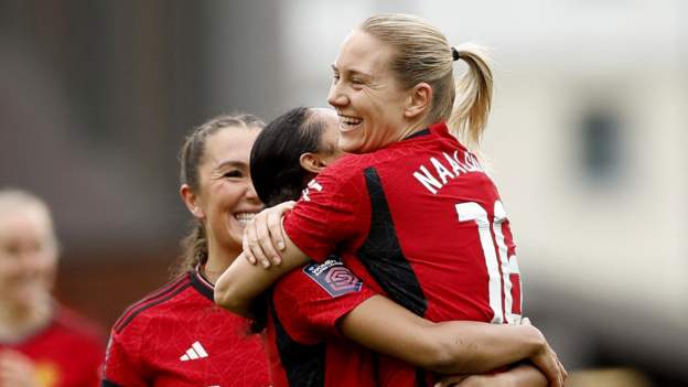 Manchester United 2-0 Bristol City: Lisa Naalsund double earns United win