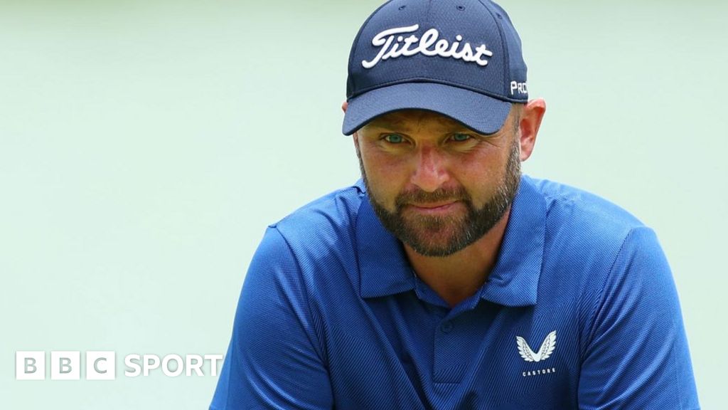 Singapore Classic: Andy Sullivan hits course-record 63 at DP World Tour event