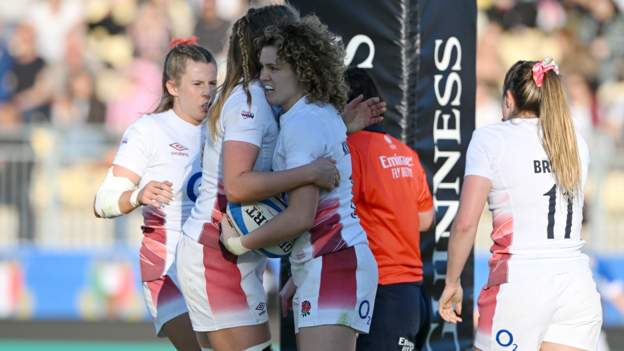 Women's Six Nations 2024: Italy 0-48 England - Bonus-point win for Red Roses despite Sarah Beckett red card