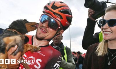 Amstel Gold Race: Tom Pidcock win's men's race, while Marianne Vos snatches victory in women's event