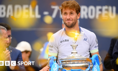 Barcelona Open: Casper Ruud earns straight sets win over Stefanos Tsitsipas in final