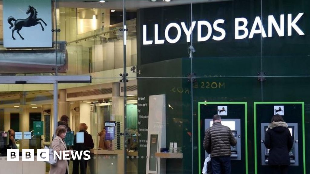 Lloyds profits drop as mortgage competition rises