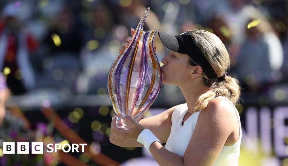 WTA Charleston Open: Danielle Collins beats Daria Kasatkina to continue final season form