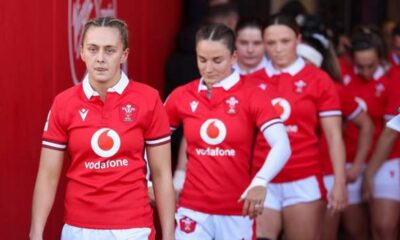 Women's Six Nations: Wales captain Hannah Jones urges fans to 'stick with us'