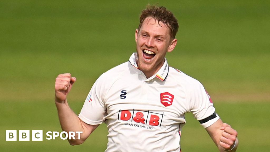 Bowlers shine in Somerset's County Championship game with Essex