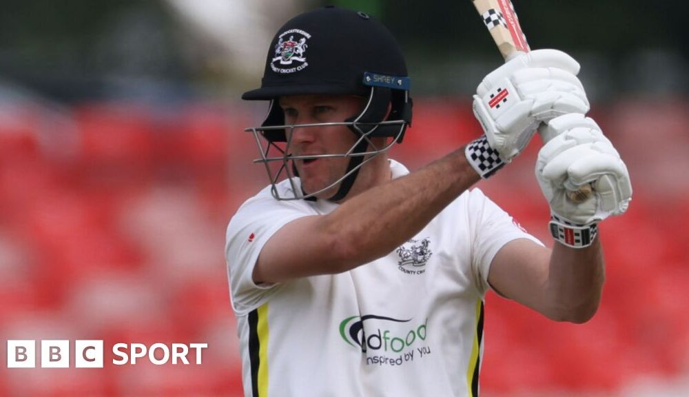 County Championship: Gloucestershire v Derbyshire ends in draw