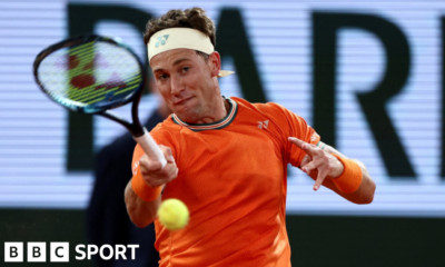 French Open 2024: Casper Ruud moves into second round