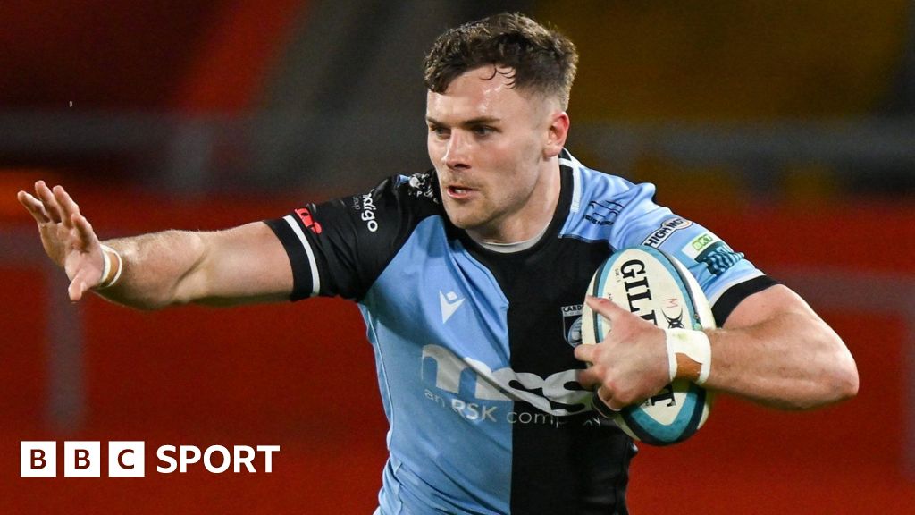 Mason Grady: Wales back signs new Cardiff contract