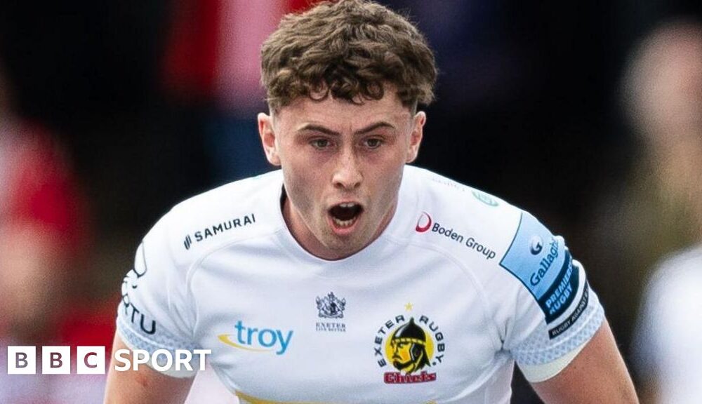 Niall Armstrong: Exeter Chiefs scrum-half signs new contract