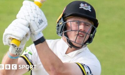 Northamptonshire-Gloucestershire: Miles Hammond hits century