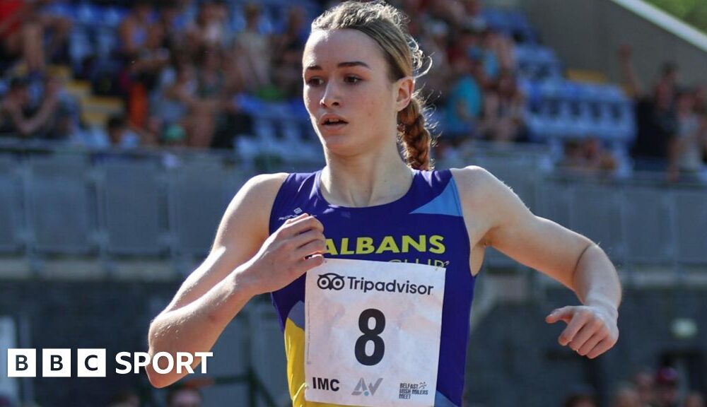 Phoebe Gill: English athlete, 17, clocks stunning 1:57.86 800m in Belfast