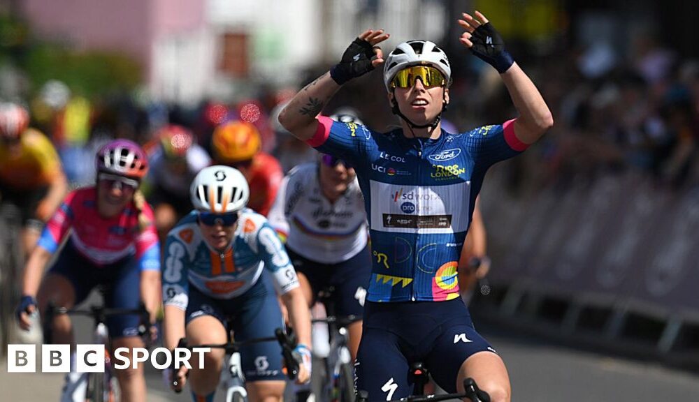 RideLondon Classique: Lorena Wiebes wins stage two