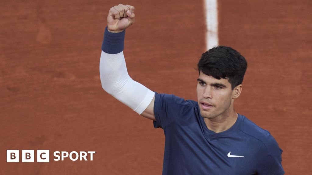 French Open 2024: Carlos Alcaraz beats Stefanos Tsitsipas, Jannik Sinner sees off Grigor Dimitrov