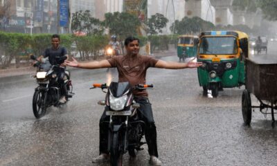 India's monsoon overcomes delay, set to cover country on time