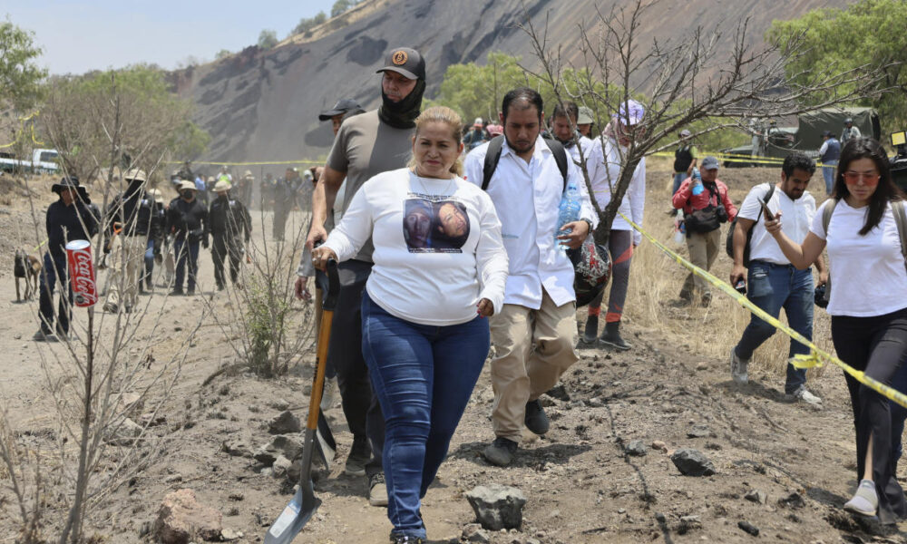 Mexican officials again criticize volunteer searcher after she finds more bodies