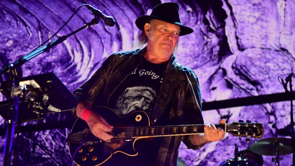 Neil Young Cancels Remainder of Crazy Horse Tour, Citing Band Illness