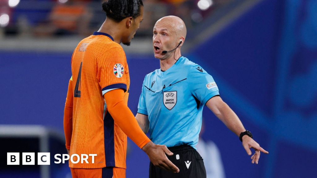 Netherlands disallowed goal: Should Xavi Simons' effort have counted?