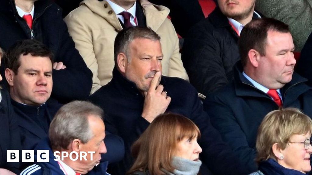 Nottingham Forest: Mark Clattenburg says analyst role "did more harm than good"