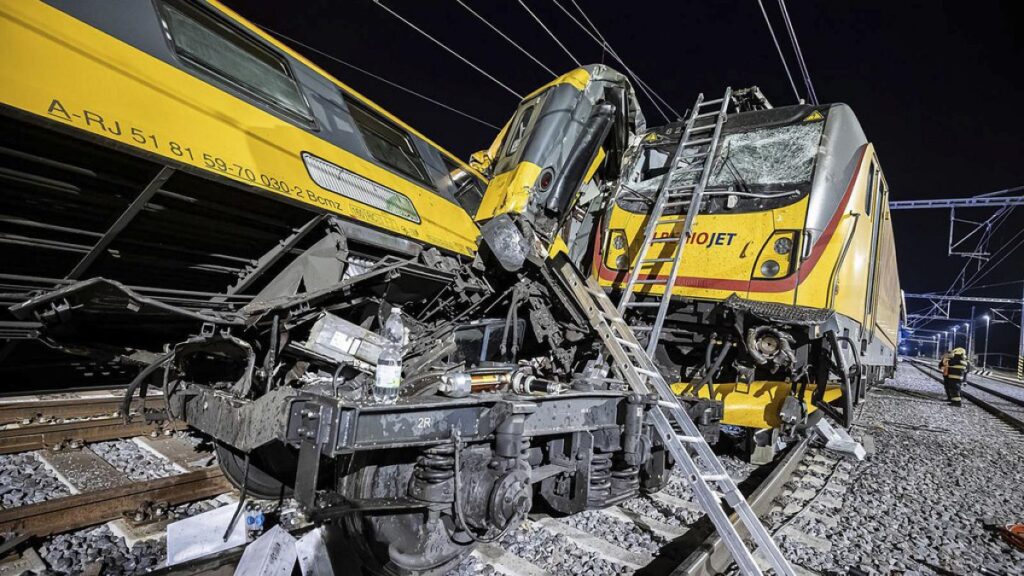 Trains collide in Czech Republic, killing at least 4 and injuring 23