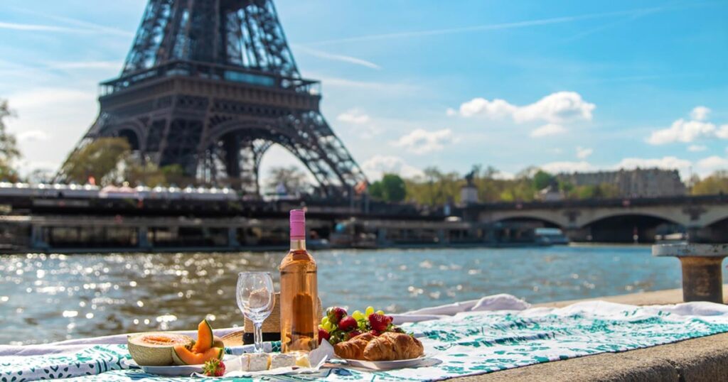 17 Best Food Cities in the World in 2024 (Foodie Paradise!)