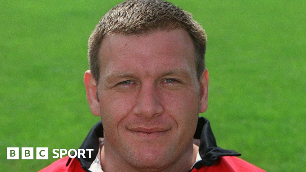 Ian Buckett: Former Wales and Swansea prop dies aged 56