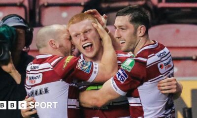 Super League: Wigan Warriors 16-12 St Helens - Zach Eckersley try decides derby