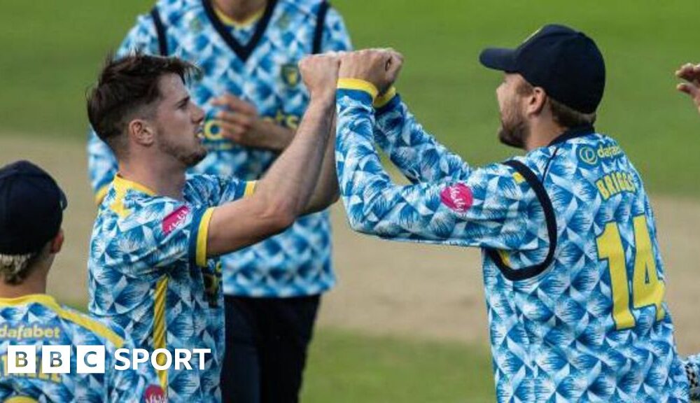 T20 Blast North leaders Birmingham Bears demolish Nottinghamshire