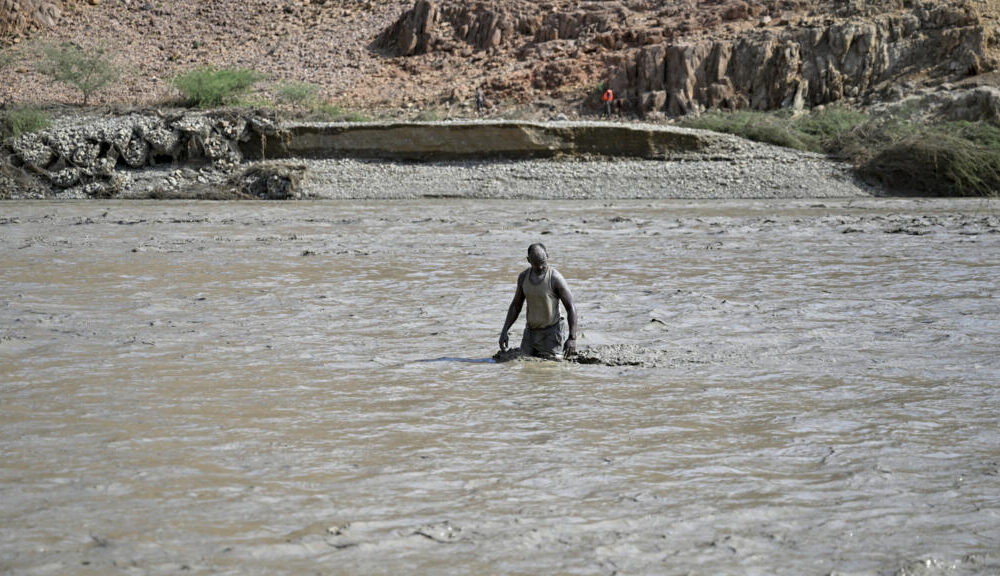 At least 30 killed, dozens missing after dam collapse in eastern Sudan