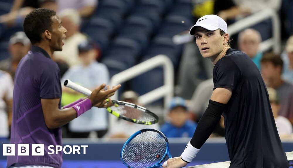 Cincinnati Open: Jack Draper earns controversial win as Carlos Alcaraz smashes racquet in defeat