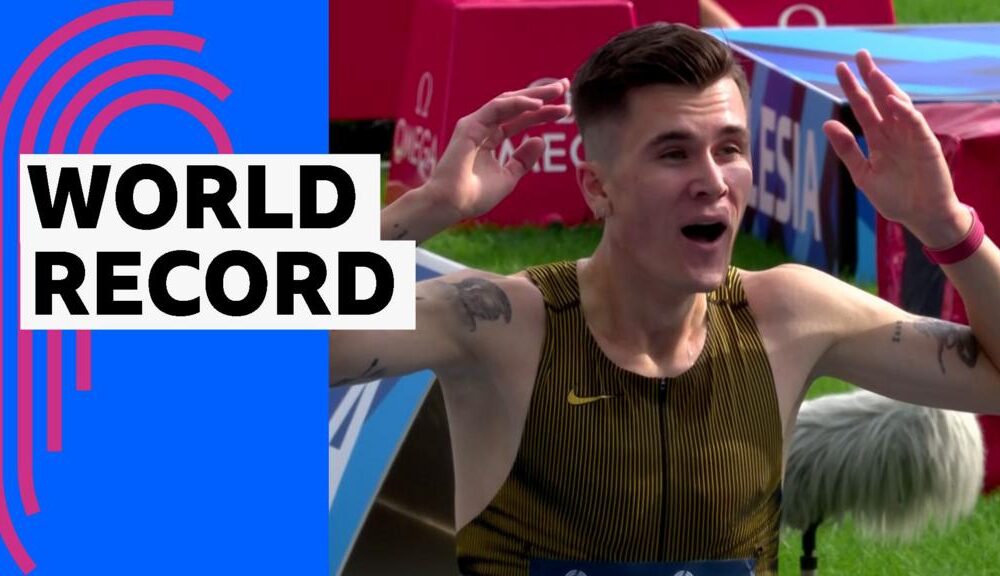 Jakob Ingebrigtsen breaks 3000m world record at Silesia Diamond League - video