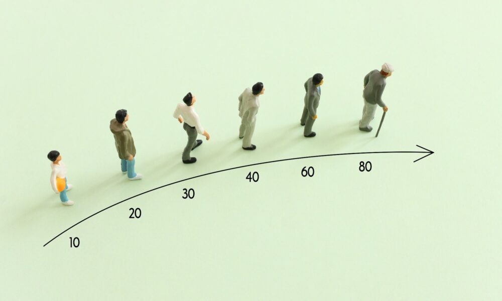 Study: Nonlinear dynamics of multi-omics profiles during human aging. Image Credit: tomertu / Shutterstock