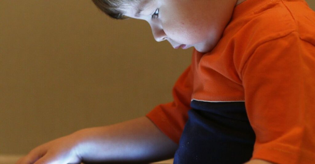 The effects of screen time on children: The latest research parents should know - CHOC