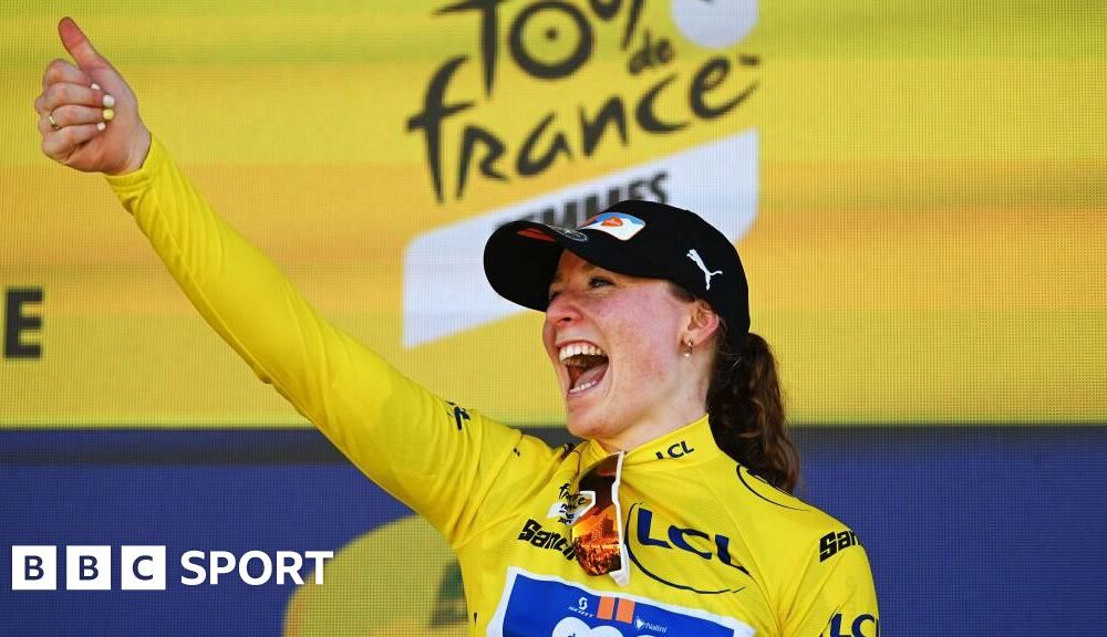 Tour de France Femmes 2024: Charlotte Kool wins opening stage