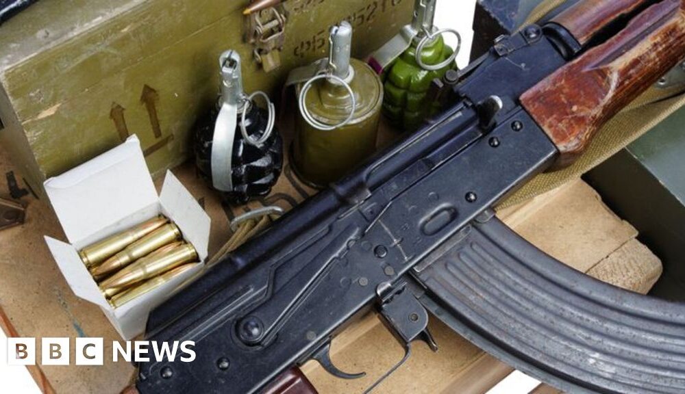 Yemen weapons dealers selling machine guns on X