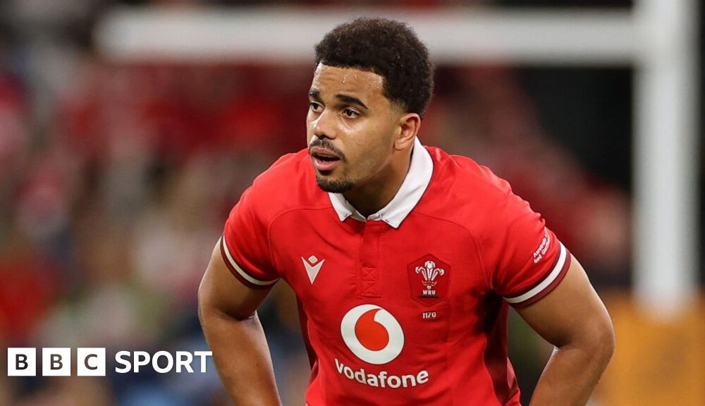 Ben Thomas relaxed over Cardiff v Wales position split