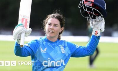 Ireland vs England: Tammy Beaumont scores 150 not out as visitors seal series win