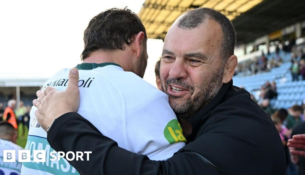 Premiership: Exeter 14-17 Leicester - Michael Cheika's Tigers reign opens with dramatic win