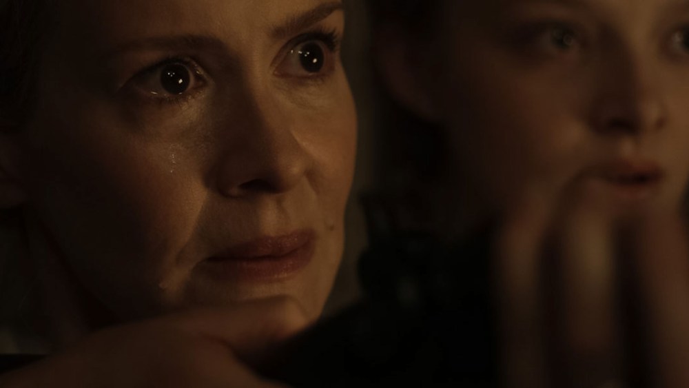 Sarah Paulson Shines in Scattered Horror