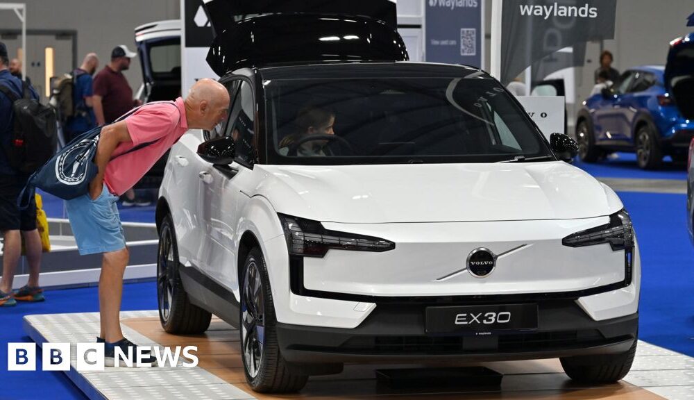 Volvo gives up plan to sell only EVs by 2030