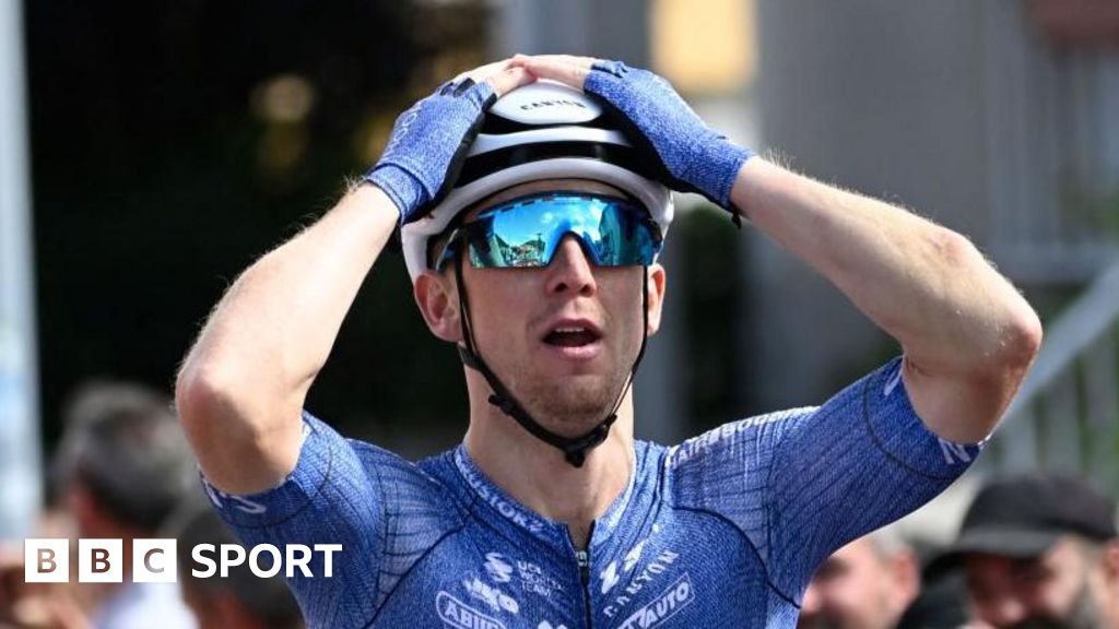 Vuelta a Espana 2024: Ben O'Connor maintains lead over Roglic.