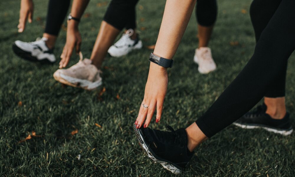 A 1-Minute Toe Yoga Exercise for Better Foot Health