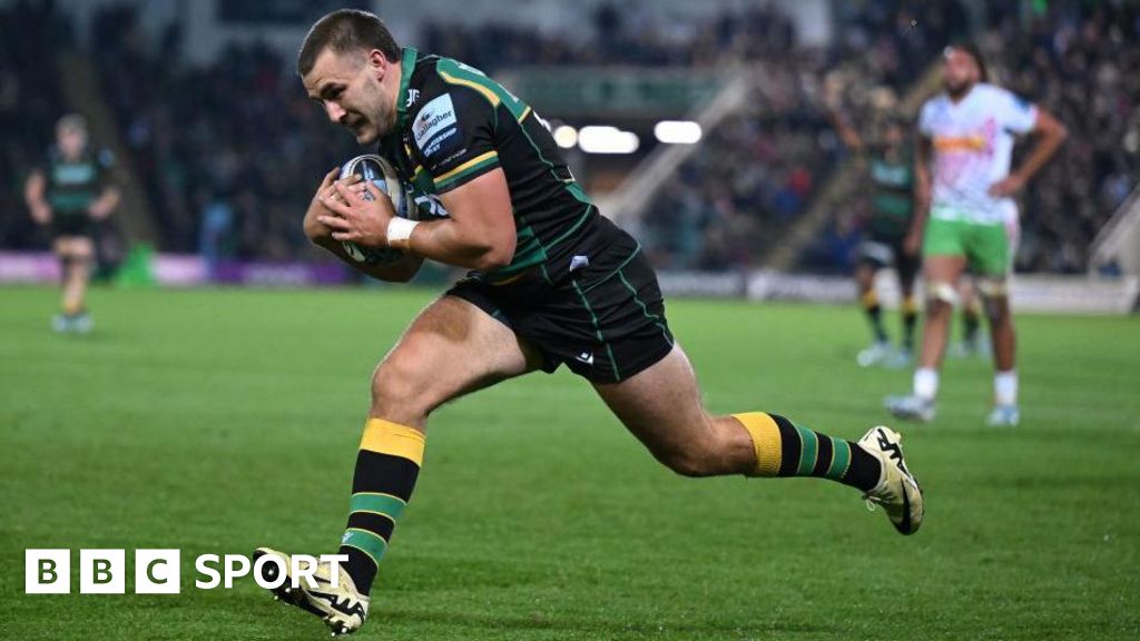 Premiership: Northampton Saints 33-29 Harlequins: Saints fight back to extend home winning run