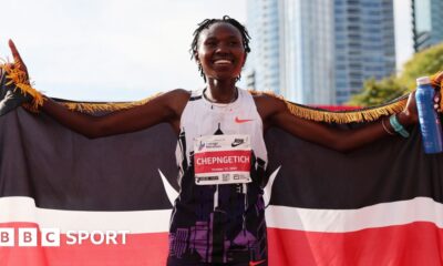 Ruth Chepngetich: Kenyan breaks marathon world record in Chicago