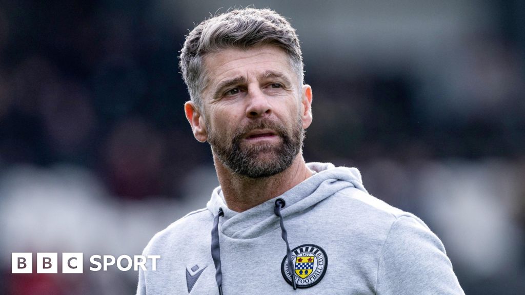 St Mirren: Stephen Robinson signs new deal until 2027